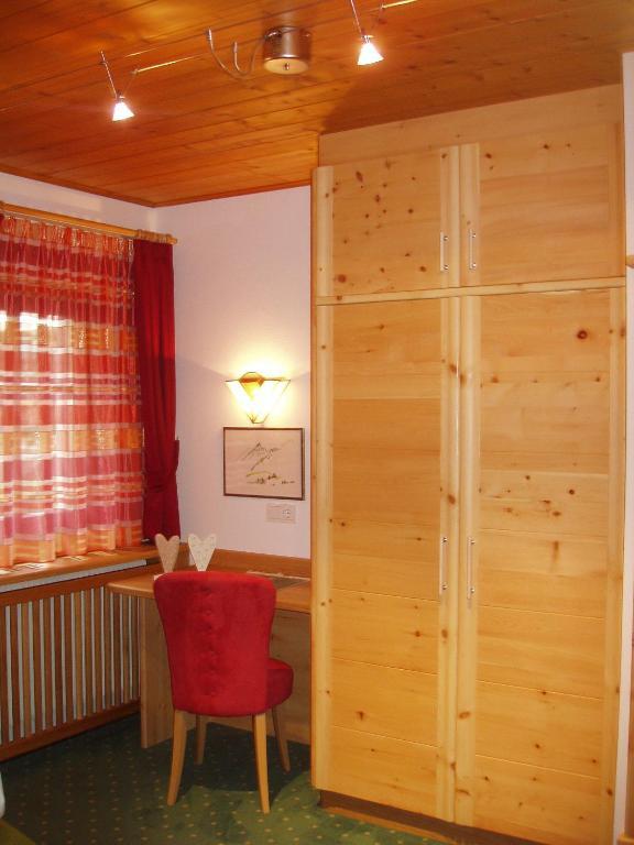Appartamenti Loretta La Villa  Rum bild